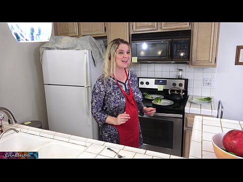 ❤️ A madrasta o ordenha na cozinha antes de sua data ❤ Porno de qualidade em nós pt-br.pornolemon.ru ☑